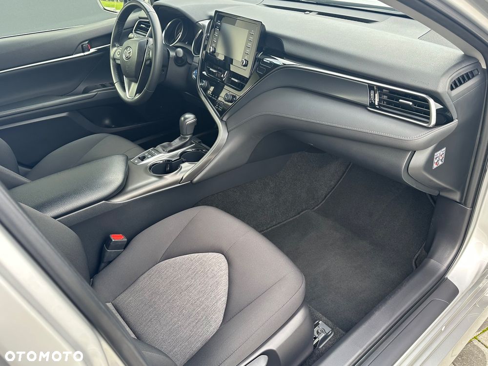 Toyota Camry 2.5 Hybrid Comfort CVT - 18
