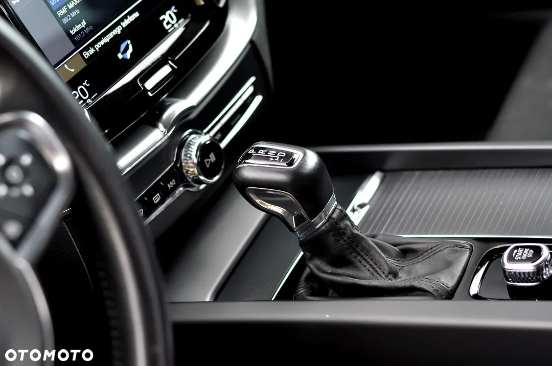 Volvo XC 60 T4 Momentum - 24
