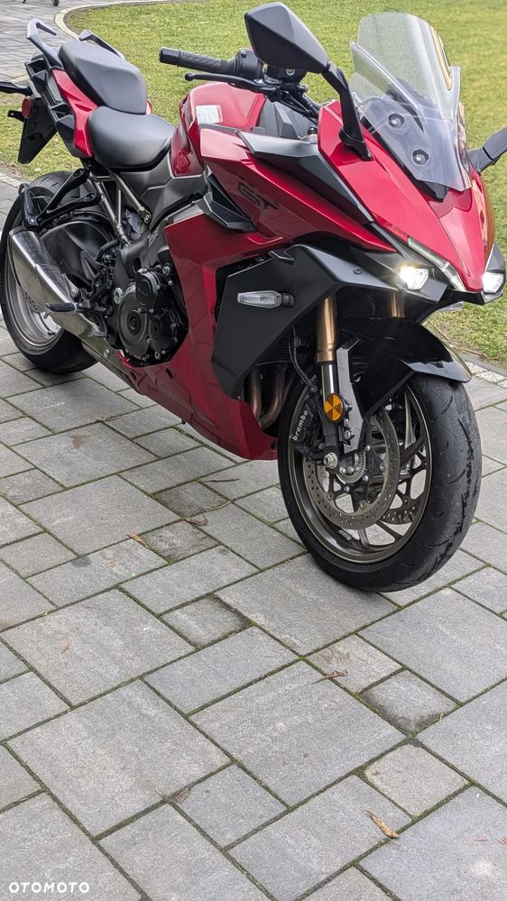 Suzuki GSX - 7