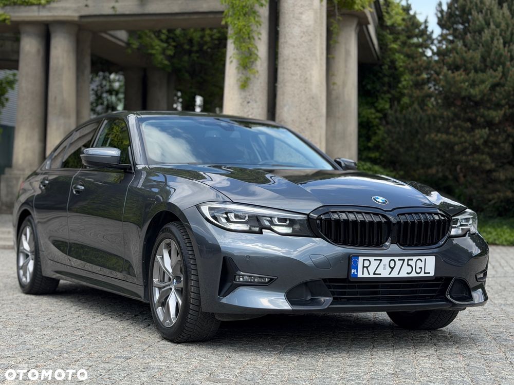 BMW Seria 3 330i Sport Line - 1