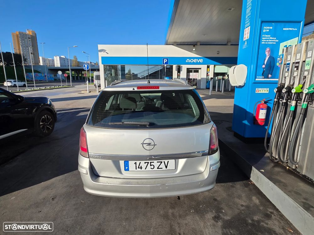 Opel Astra Caravan - 4