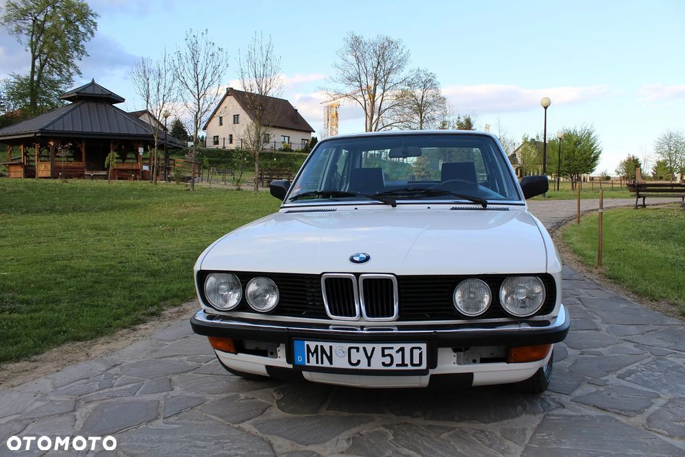 BMW Seria 5 518 i - 4