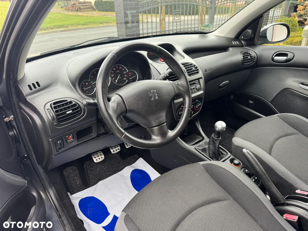 Peugeot 206 75 JBL - 13