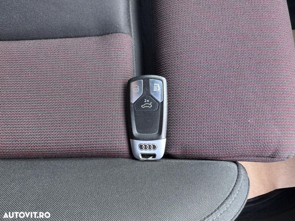 Audi A4 2.0 40 TDI S tronic MHEV Advanced - 6