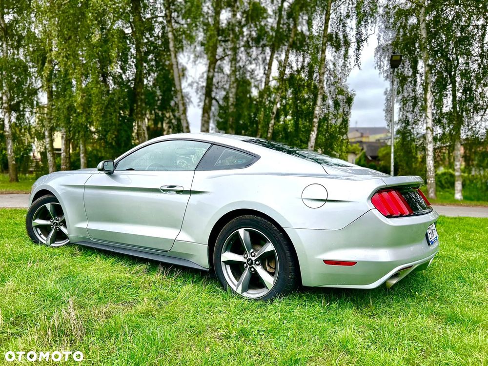 Ford Mustang - 6