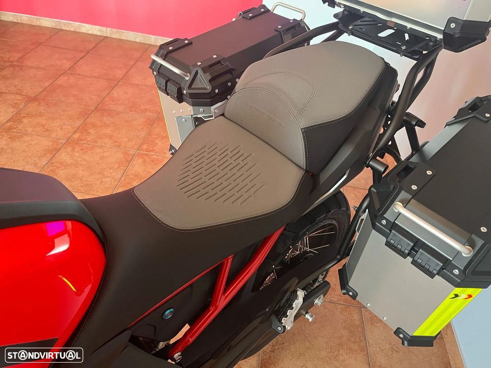 QJ Motor SRT 600SX (NOVO MODELO) - OFERTA 3 MALAS ALUMÍNIO + EQUIPAMENTO - 12