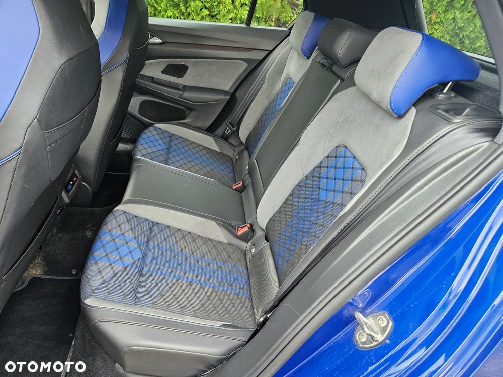 Volkswagen Golf - 8