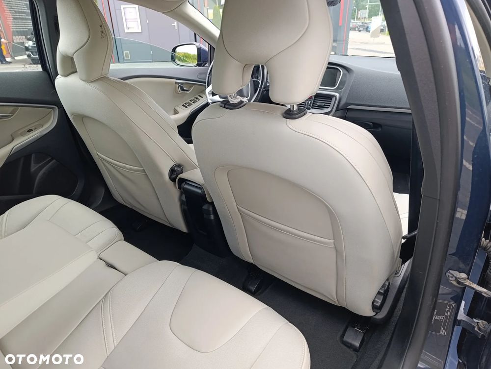 Volvo V40 D2 Momentum - 5