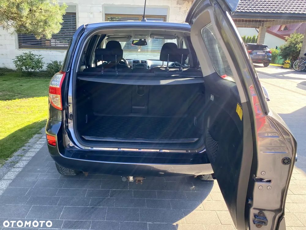 Toyota RAV4 2.2 D-CAT Premium - 8