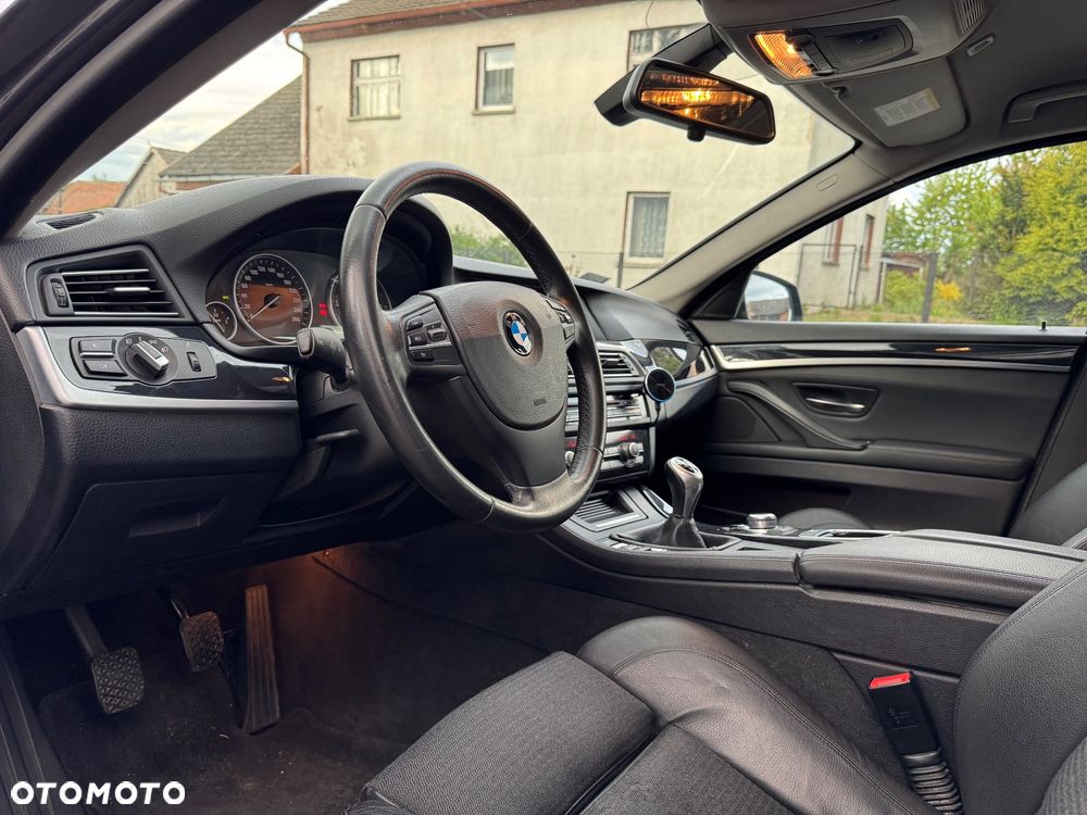 BMW Seria 5 520d - 14