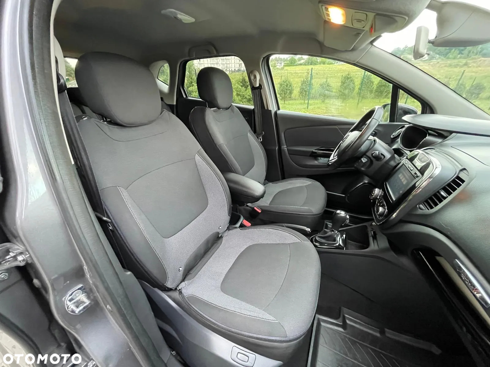 Renault Captur 1.2 TCe Zen EDC - 8