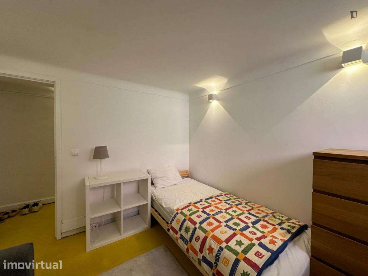 Quarto - localizado em Alameda Lisbon - Grande imagem: 3/14