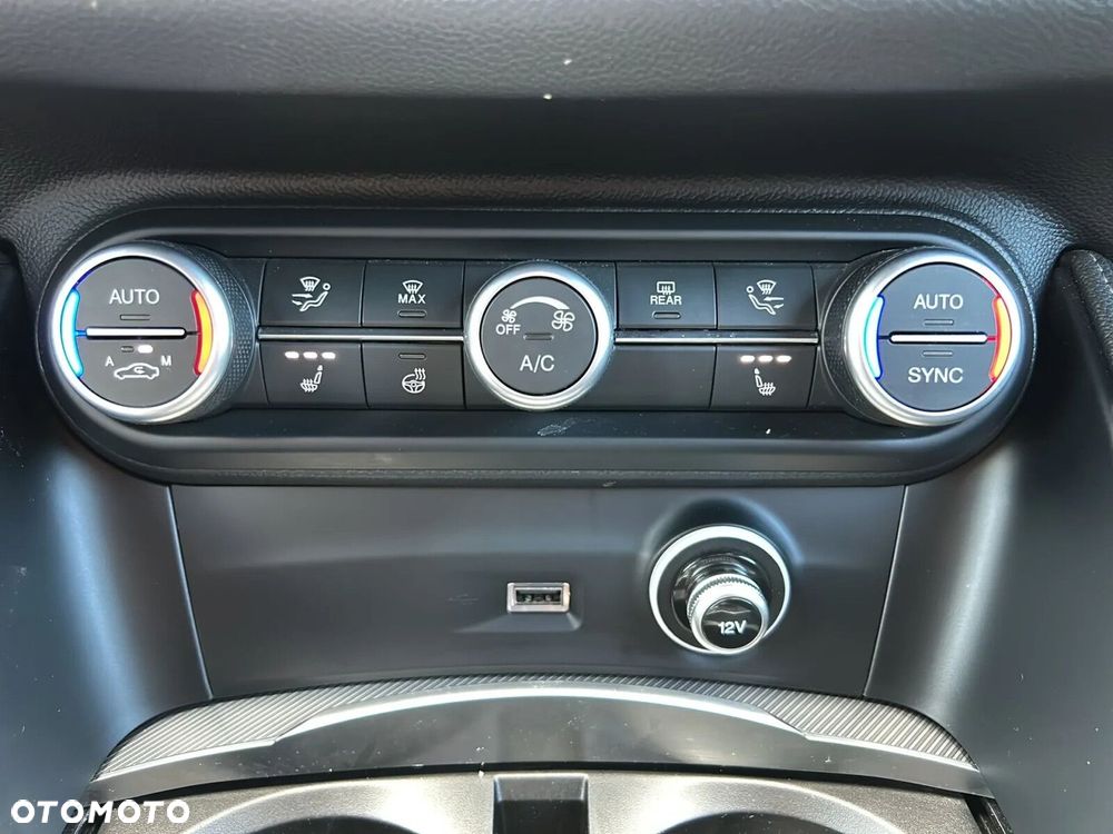 Alfa Romeo Stelvio 2.0 Turbo Sprint Q4 - 31