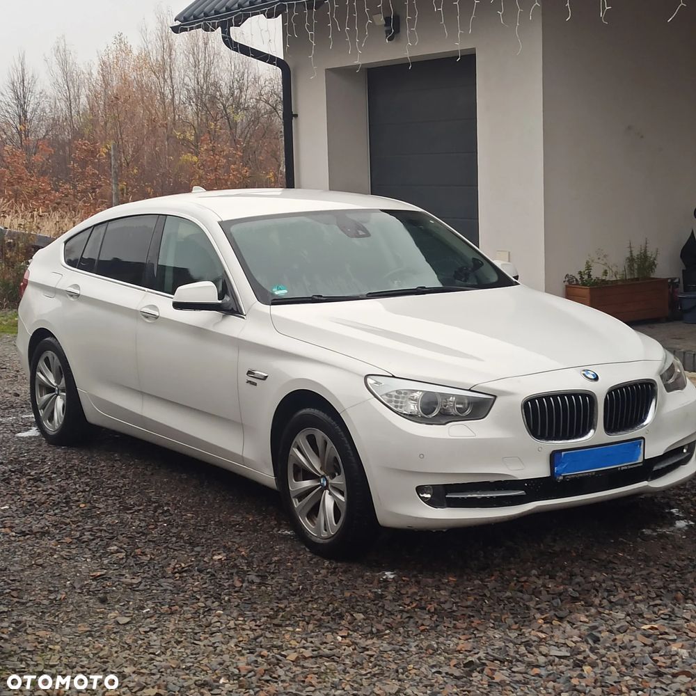 BMW 5GT - 1