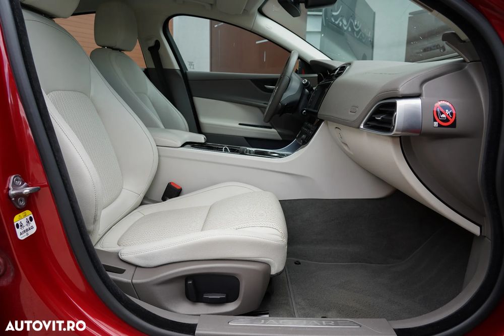 Jaguar XE 2.0 Portfolio - 8