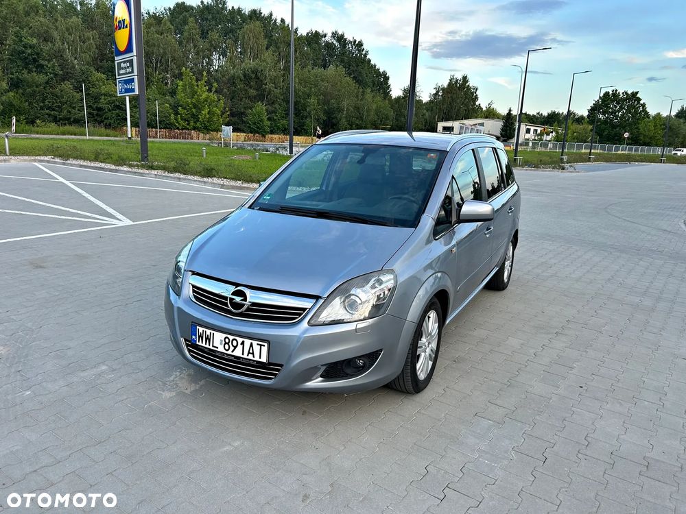 Opel Zafira 1.8 Cosmo - 2