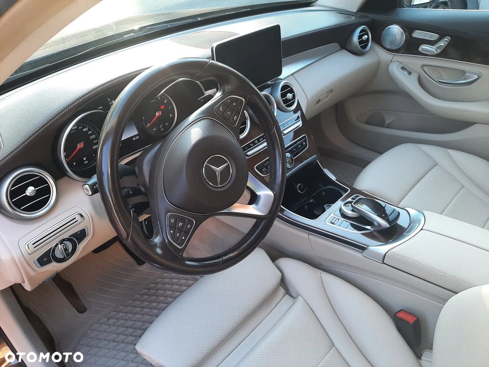Mercedes-Benz Klasa C 300 7G-TRONIC Avantgarde - 16