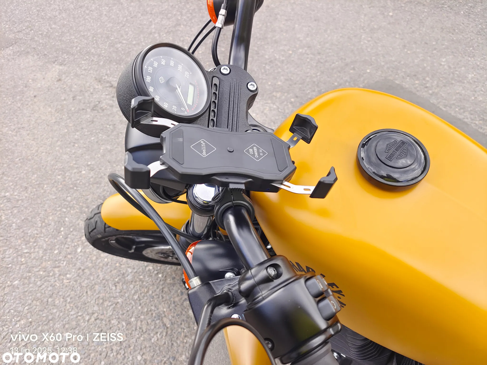 Harley-Davidson Sportster Iron 883 - 3