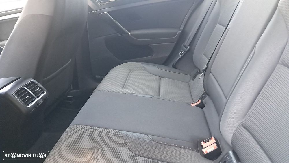 VW Golf 1.6 TDI Confortline - 21