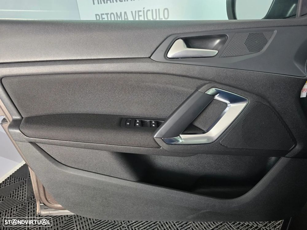 Peugeot 308 1.2 PureTech Allure Pack - 15