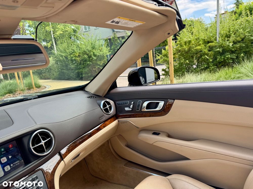 Mercedes-Benz SL 500 BlueEff - 15