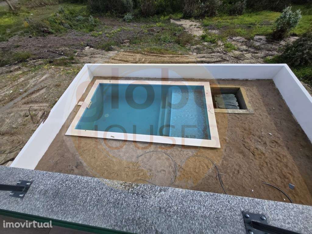 Moradia T3+1 com Piscina e Garagem - Lagoa de Albufeira - Grande imagem: 2/24