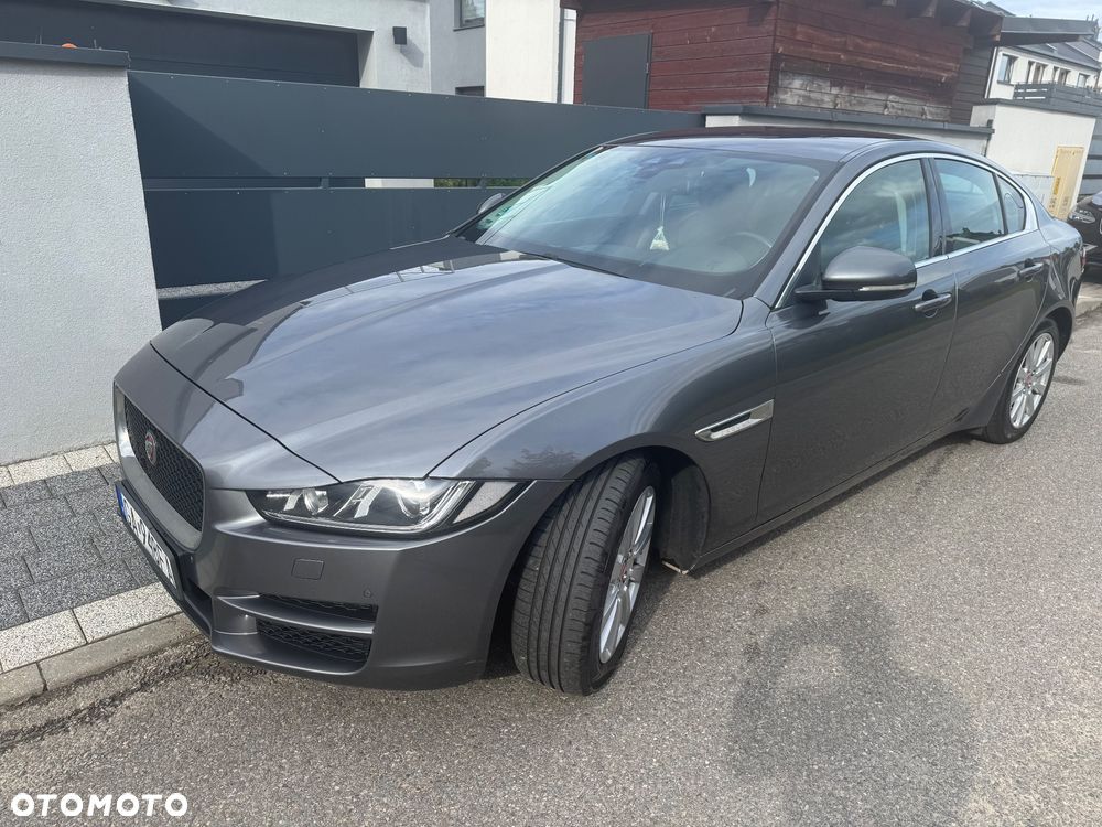 Jaguar XE 2.0 D Prestige - 1