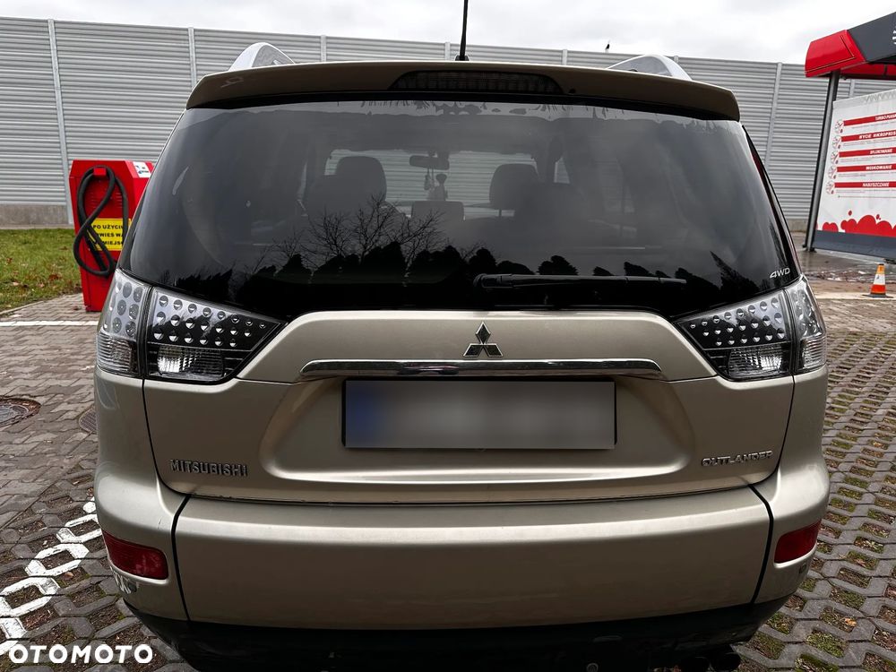 Mitsubishi Outlander 2.0 DID Instyle - 2