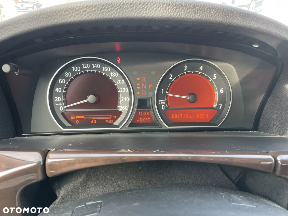 BMW Seria 7 740i - 7