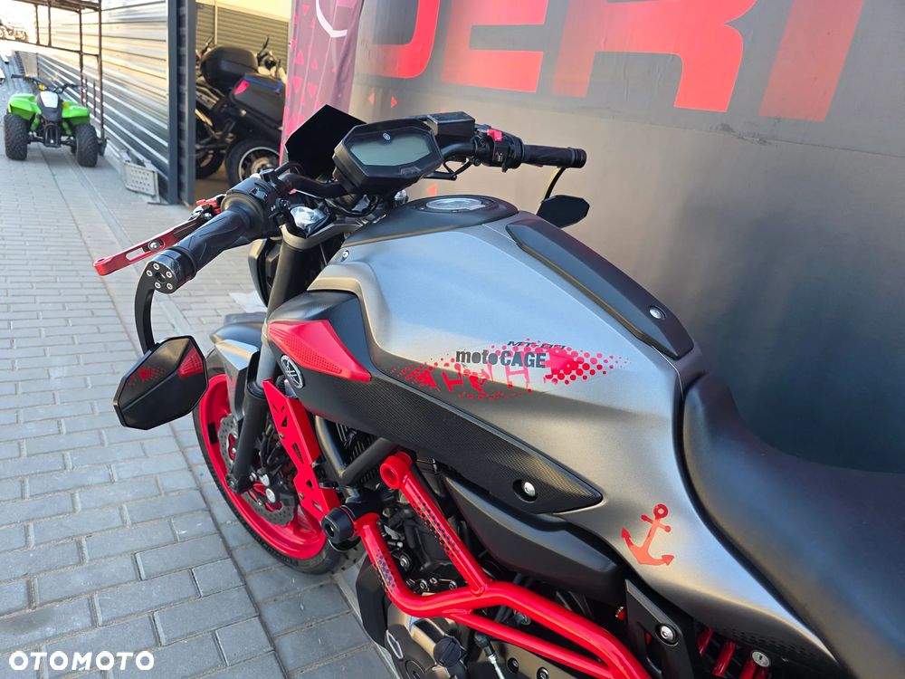 Yamaha MT - 9