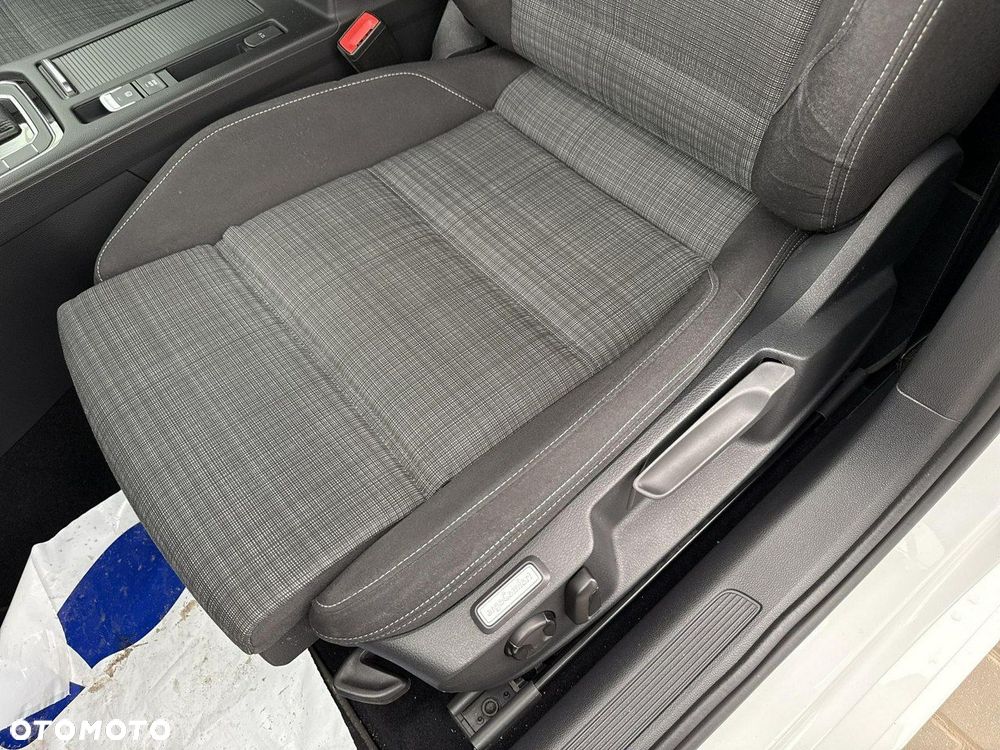 Volkswagen Passat - 18