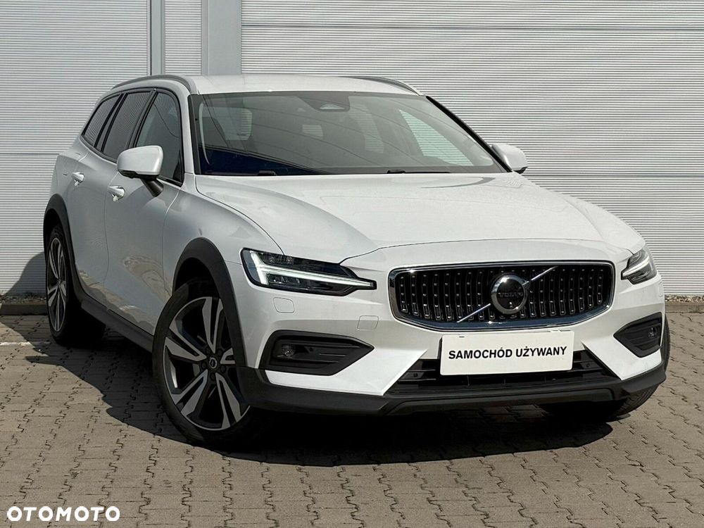 Volvo V60 Cross Country Plus B5 B AWD - 4