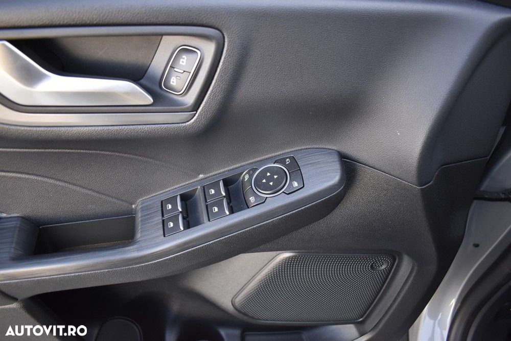 Ford Kuga - 37