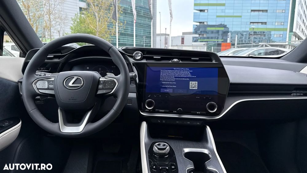 Lexus RZ 450e AWD Luxury - 10