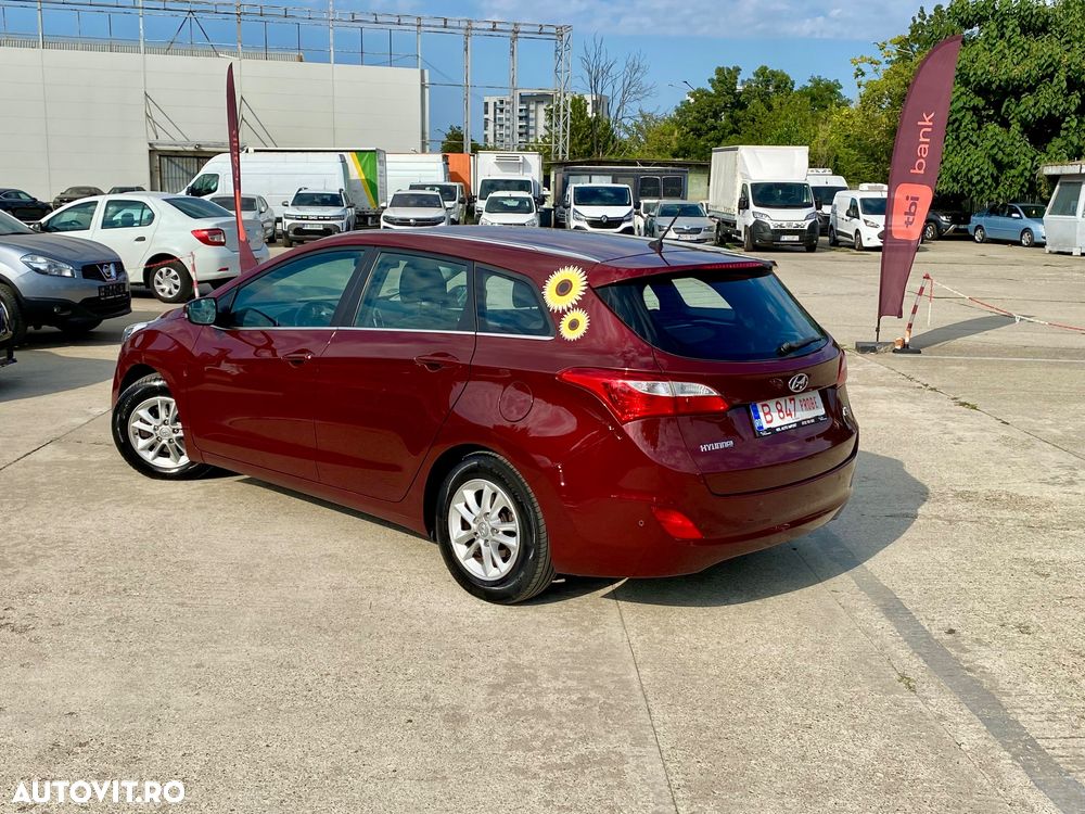 Hyundai i30 blue 1.6 CRDi Classic - 4