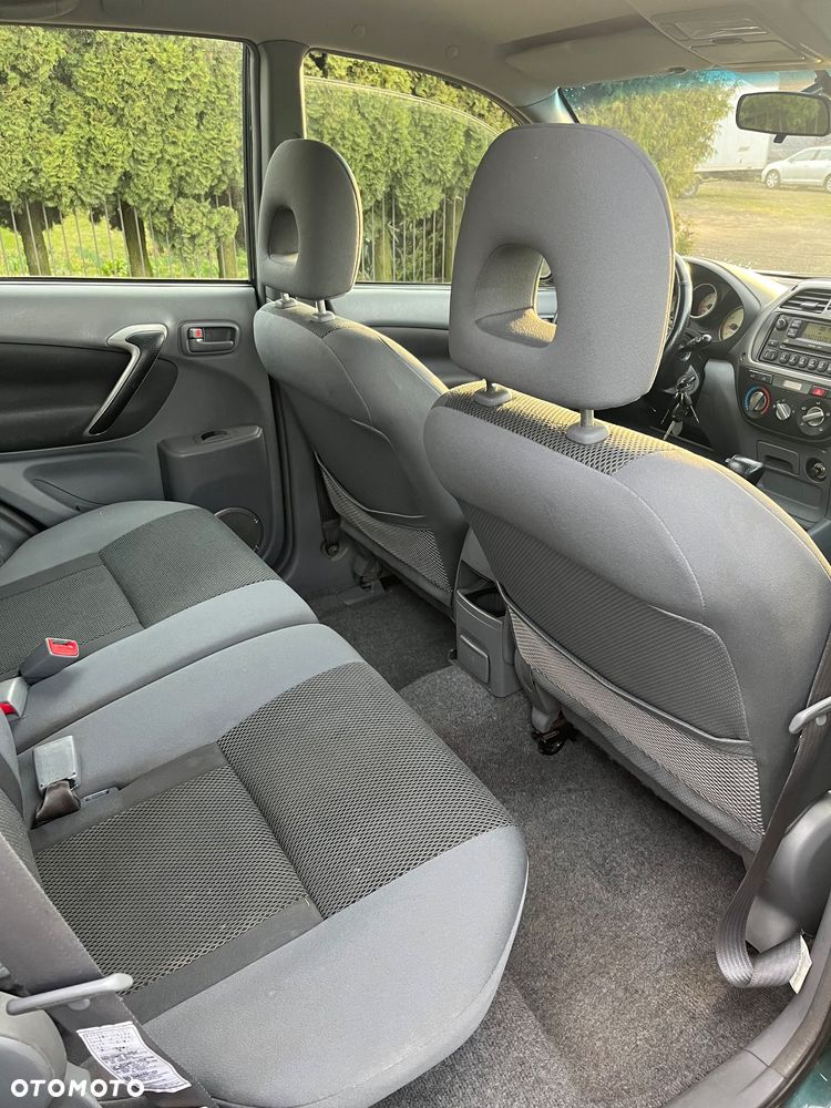 Toyota RAV4 2.0 VVT-i 4x4 - 13