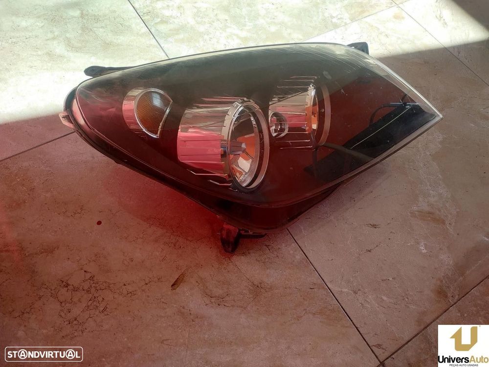FAROL DIREITO OPEL ASTRA H GTC 2007 - - 3