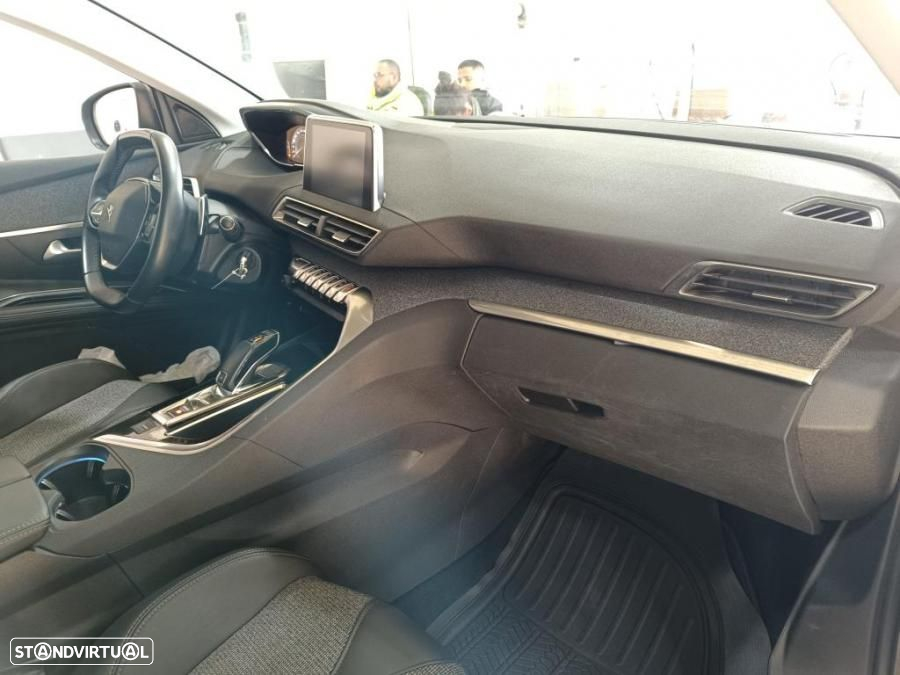 Peugeot 5008 1.5 BlueHDi Allure EAT8 - 11