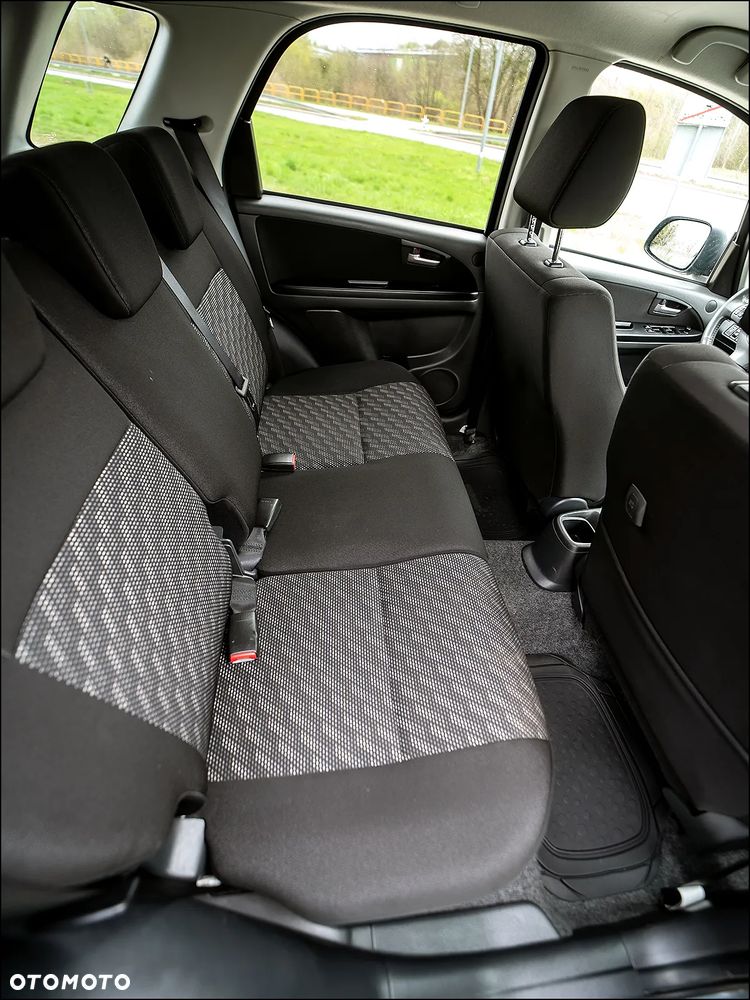 Suzuki SX4 - 8