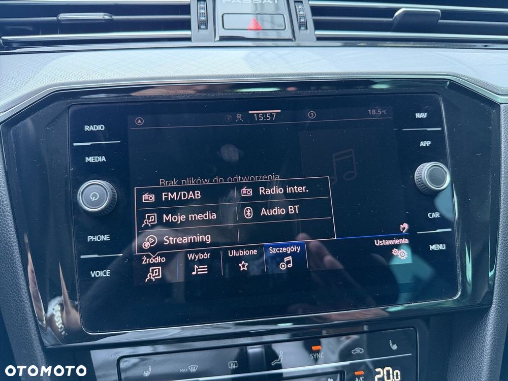 Volkswagen Passat - 25