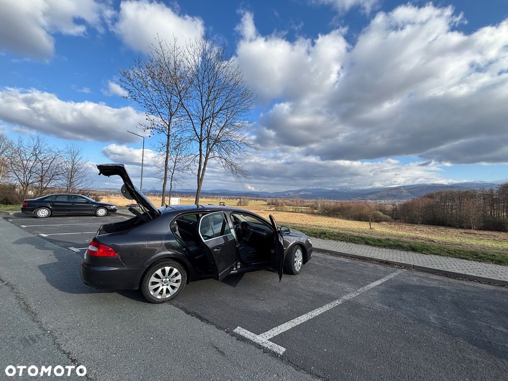 Skoda Superb 2.0 TDI Elegance DSG - 17
