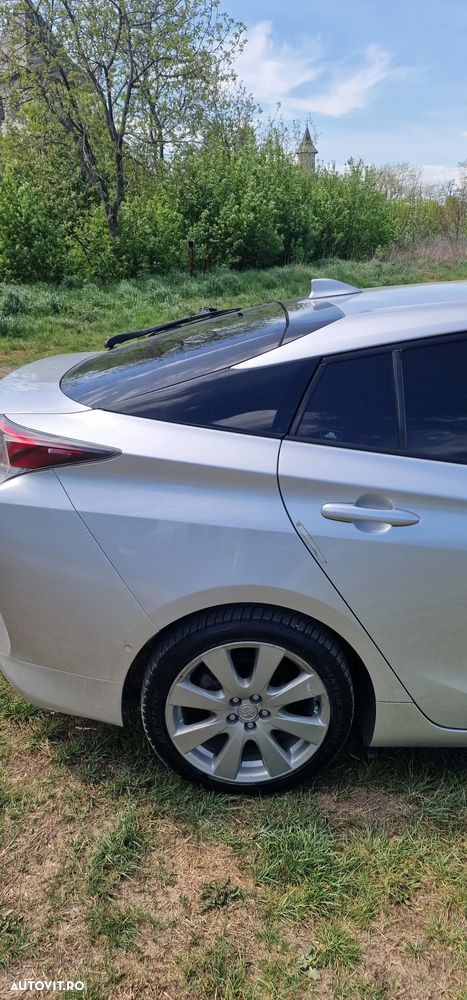 Toyota Prius (Hybrid) Sol - 6