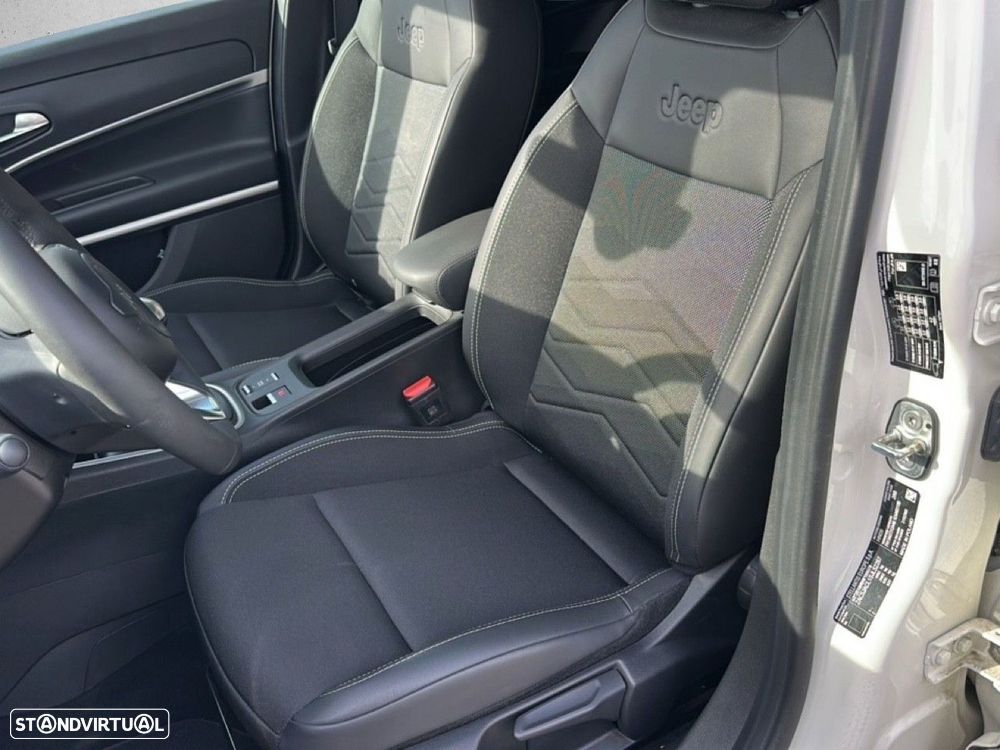 Jeep Avenger 1.2 GSE T3 Summit - 9