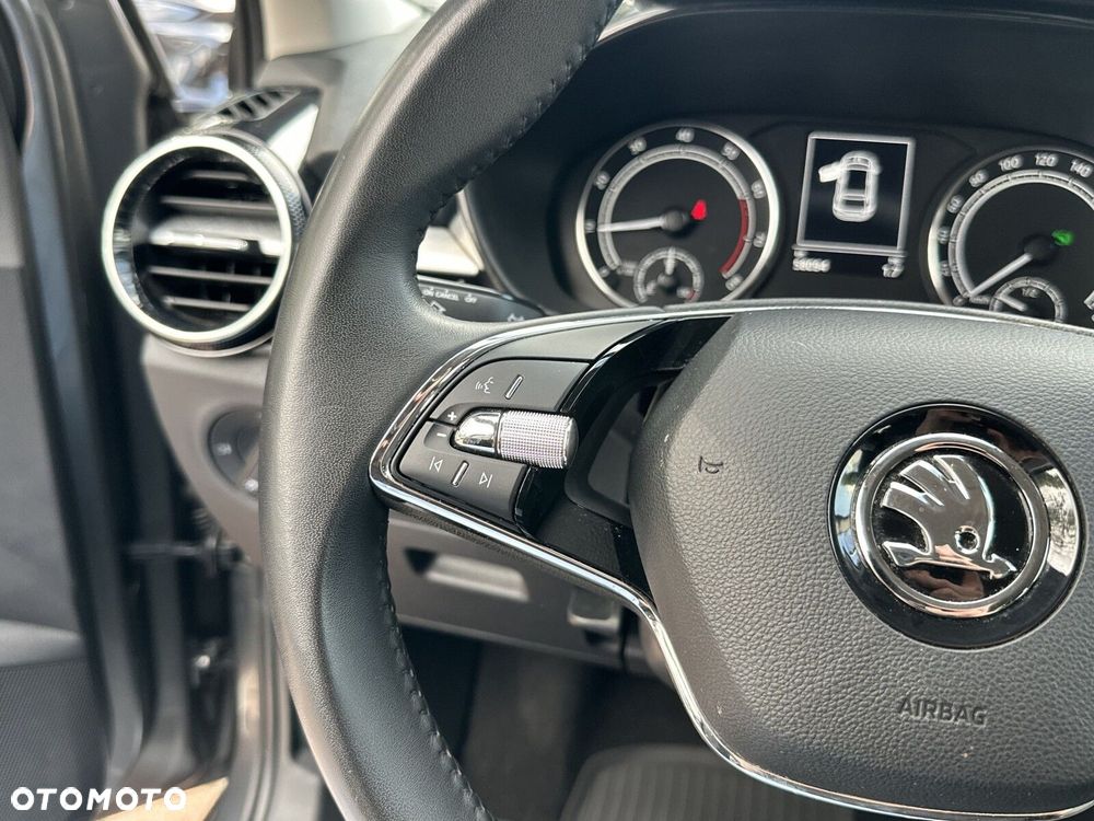 Skoda Fabia 1.0 TSI Ambition DSG - 27