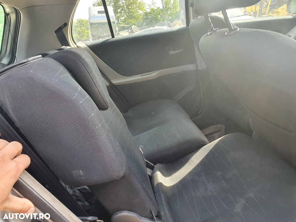 Dezmembrez Toyota Yaris motor 1.4 d-4d 66kw 90cp 1ND-TV dezmembrari cutie de viteze manuala 5+1 usa stanga dreapta - 6