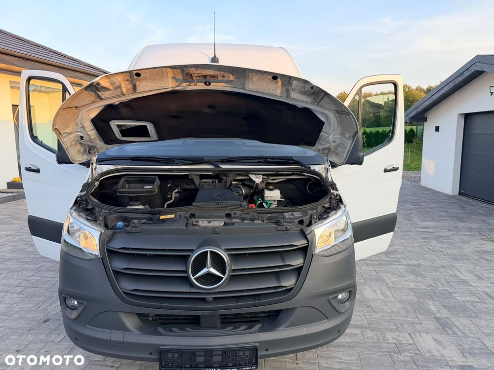 Mercedes-Benz Sprinter - 33