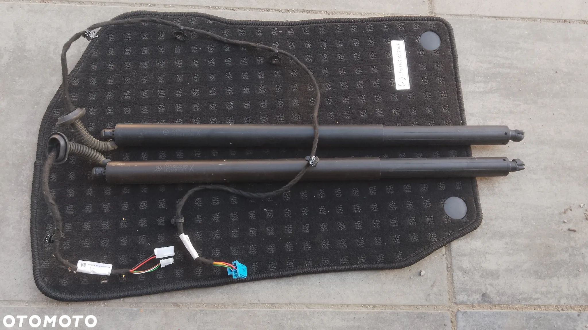 SIŁOWNIKI ELEKTRYCZNE KLAPY MERCEDES EQB X243 300 4MATIC A2478902600 A2478902500 - 1