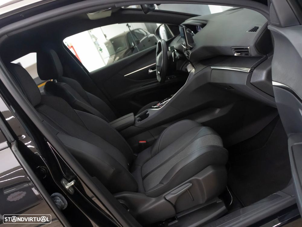 Peugeot 3008 1.2 PureTech Allure EAT8 - 13