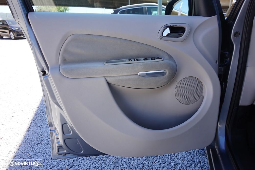 Citroën C3 Picasso 1.6 HDi Exclusive Airdream - 16