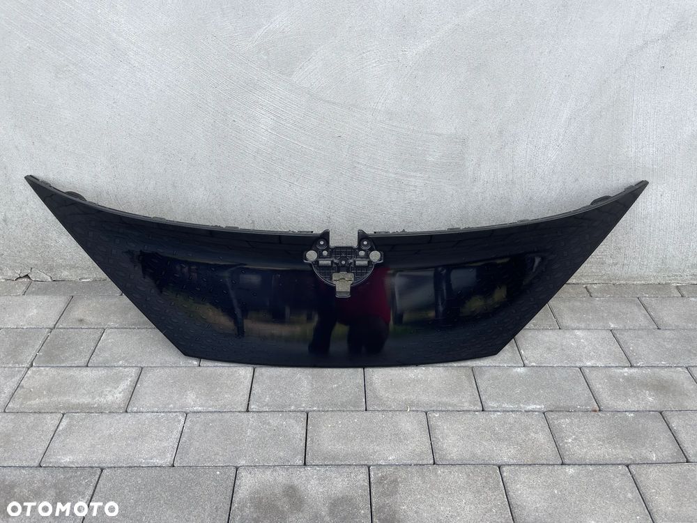 ATRAPA, GRIL NISSAN ARIYA 2022-- - 1